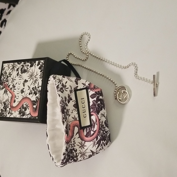 Women's Gucci Brit Toggle Interlocking GG Necklace 15" 925 Sterling Silver - Picture 6 of 9